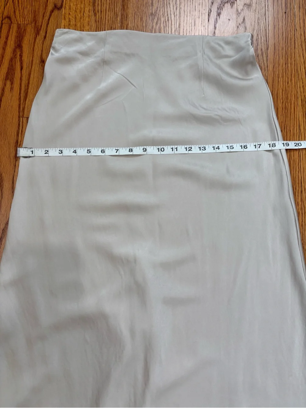 Quince Luxury Modern Feminine 100% Silk Champagne Satin Pull On Midi Skirt Sz M